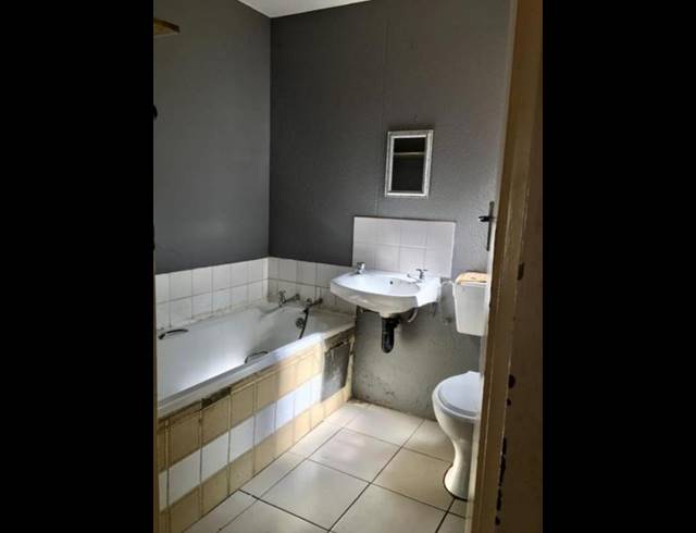 2 BEDROOM PROPERTY TO RENT IN BLOUBOSRAND